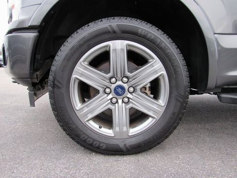 Used 2018 Ford F150 XLT w/ Equipment Group 302A Luxury image 8