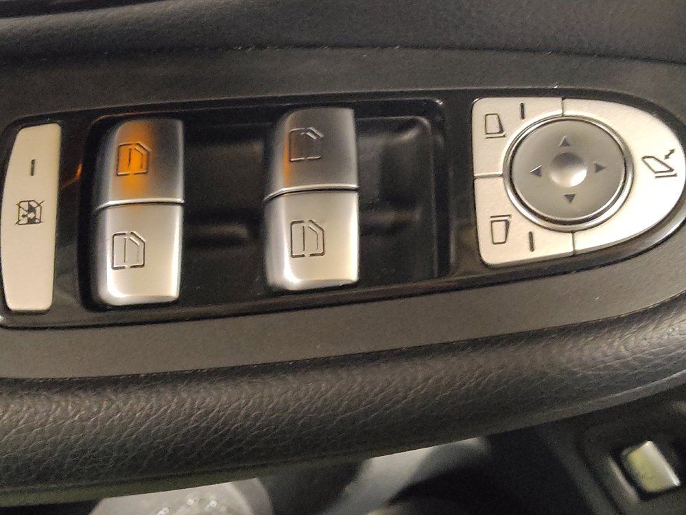 Used 2019 Mercedes-Benz GLC 300 image 27