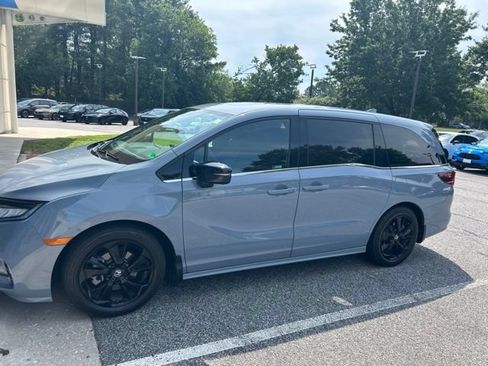 Used 2024 Honda Odyssey Sport image 2