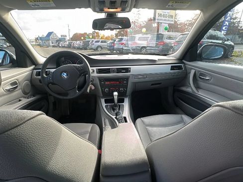 Used 2011 BMW 328i xDrive Sedan AWD/4WD image 10