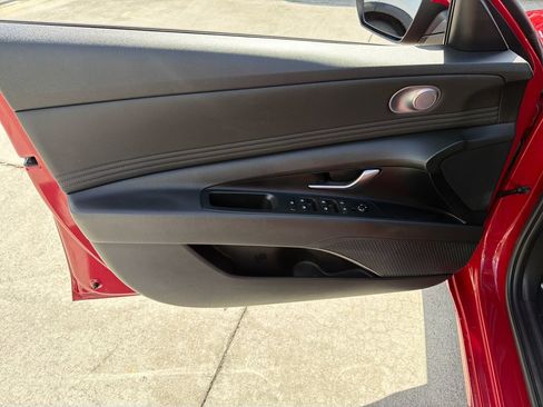Used 2021 Hyundai Elantra SEL w/ Convenience Package FWD image 14