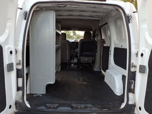 Used 2016 Nissan NV200 S image 32