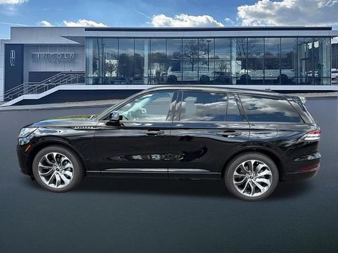 New 2026 Lincoln Aviator 2WD w/ Jet Appearance Package image 4