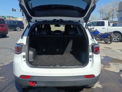 Used 2025 Jeep Compass Trailhawk AWD/4WD image 13