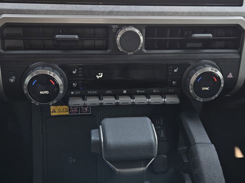 Certified 2025 Toyota Tacoma Trailhunter image 17