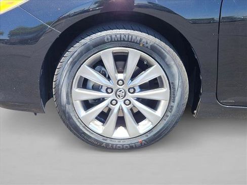 Used 2017 Toyota Camry XLE w/ Moonroof Package FWD image 29