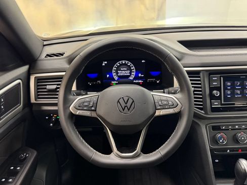 Used 2022 Volkswagen Atlas Cross Sport SE FWD image 19