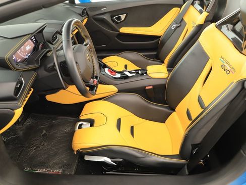 Used 2020 Lamborghini Huracan EVO RWD image 20
