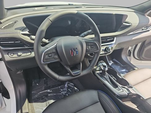 Used 2024 Buick Envista Sport Touring w/ Convenience I Package FWD image 21