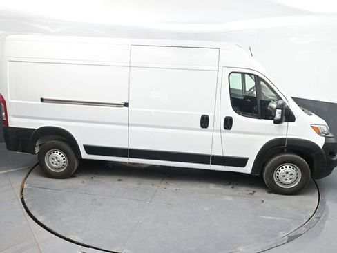 Used 2024 RAM ProMaster 2500 w/ Convenience Group FWD image 16