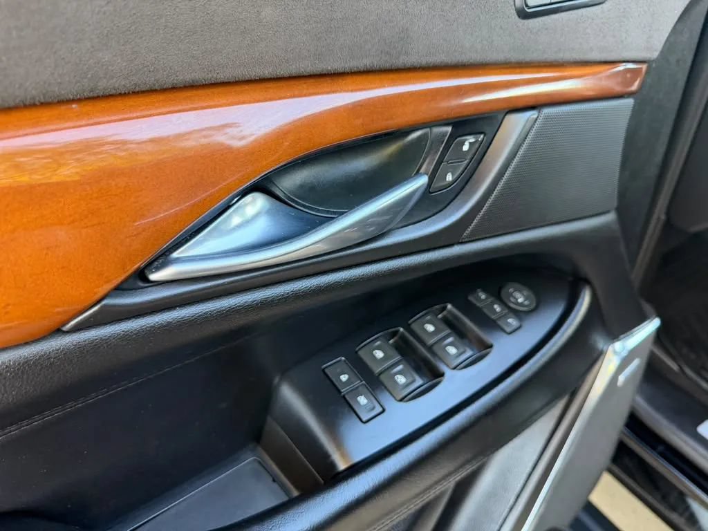 Used 2018 Cadillac Escalade Premium Luxury RWD image 15