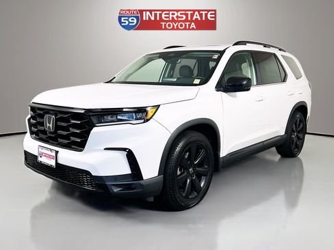 Used 2023 Honda Pilot Touring image 3