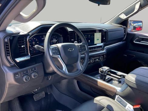 Used 2025 Chevrolet Silverado 1500 RST w/ Redline Edition AWD/4WD image 18