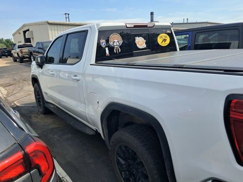 Used 2023 GMC Sierra 1500 AT4 w/ AT4 Premium Package AWD/4WD image 8