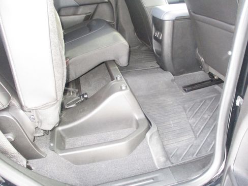 Used 2021 Chevrolet Colorado Z71 AWD/4WD image 19