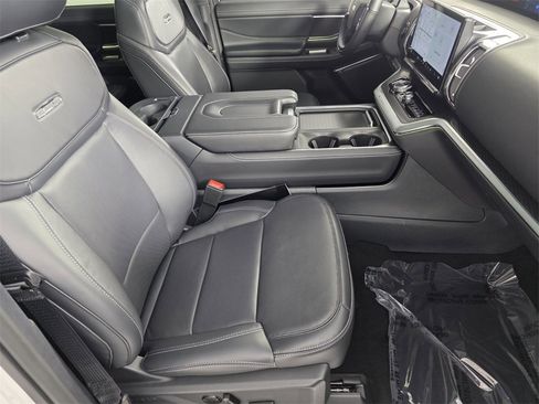 Used 2025 Ford Expedition Max Platinum w/ Stealth Performance Package image 32