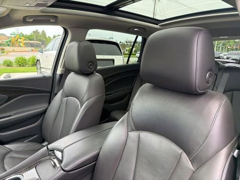 Used 2020 Buick Envision Essence FWD image 23