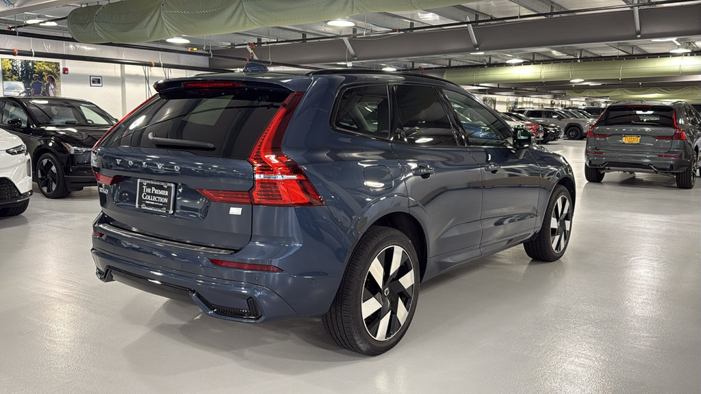 Used 2024 Volvo XC60 T8 Plus w/ Protection Package Premier AWD/4WD image 2