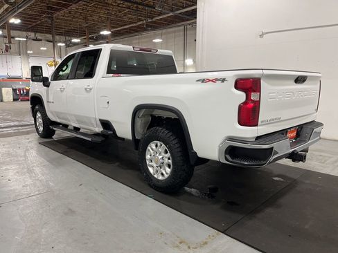 Used 2024 Chevrolet Silverado 3500 LT image 5