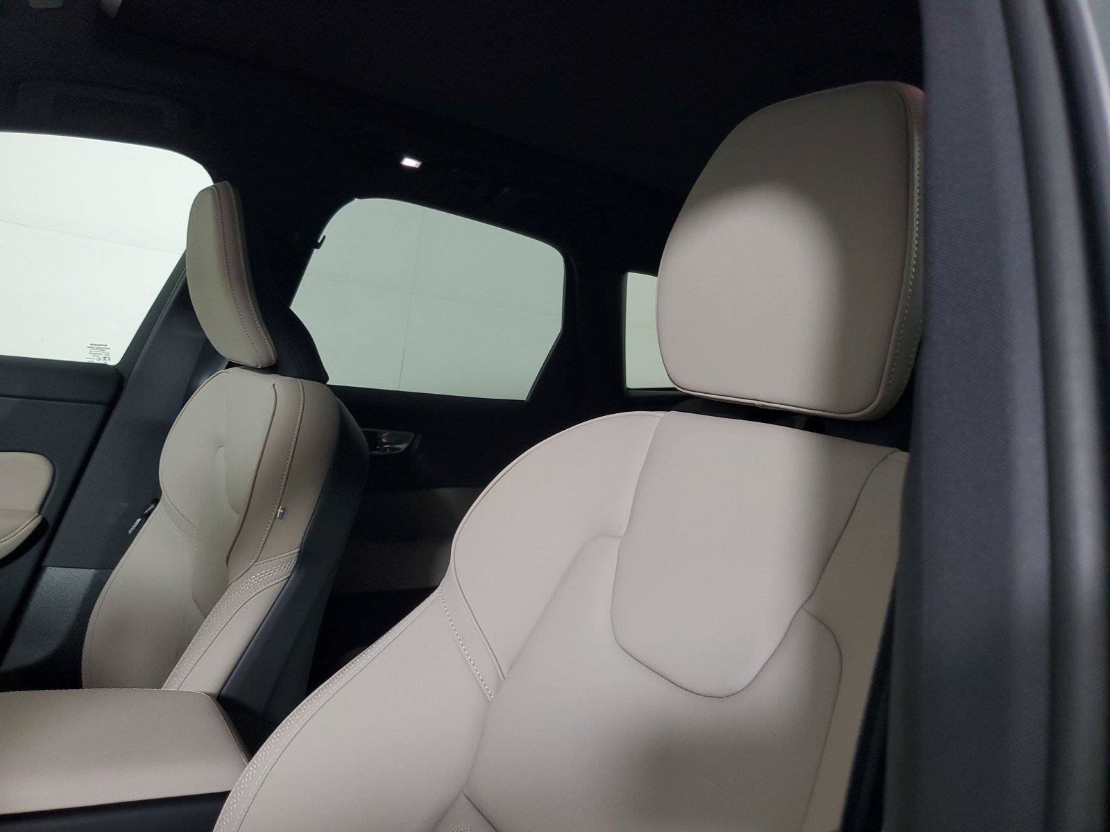 New 2027 Volvo XC60 B5 Core AWD/4WD image 23