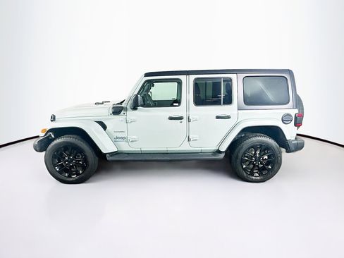 Used 2023 Jeep Wrangler Unlimited Sahara AWD/4WD image 4