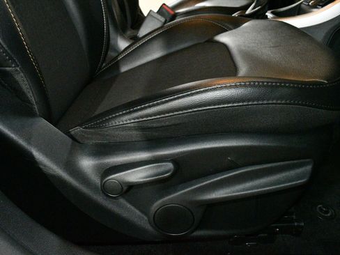 Used 2019 Jeep Compass Latitude w/ Popular Equipment Group image 14