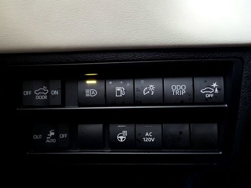 Used 2023 Toyota Tundra Capstone AWD/4WD image 31