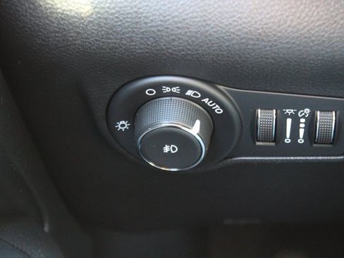 Used 2022 Jeep Compass Altitude image 16