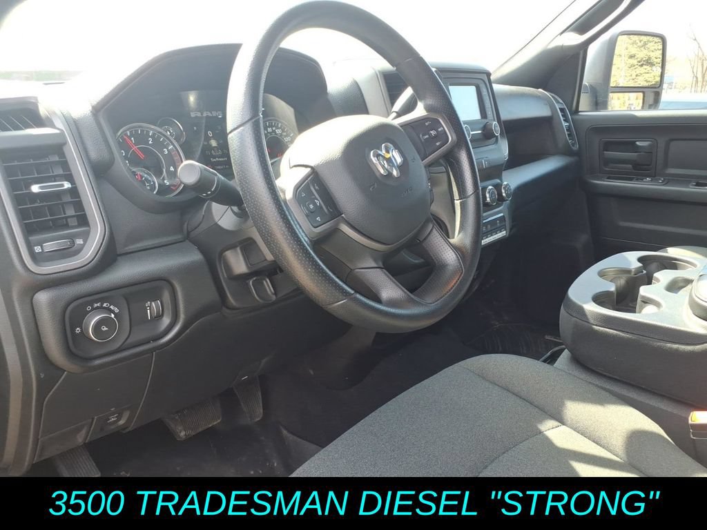 Used 2024 RAM 3500 Tradesman w/ Chrome Appearance Group AWD/4WD image 16