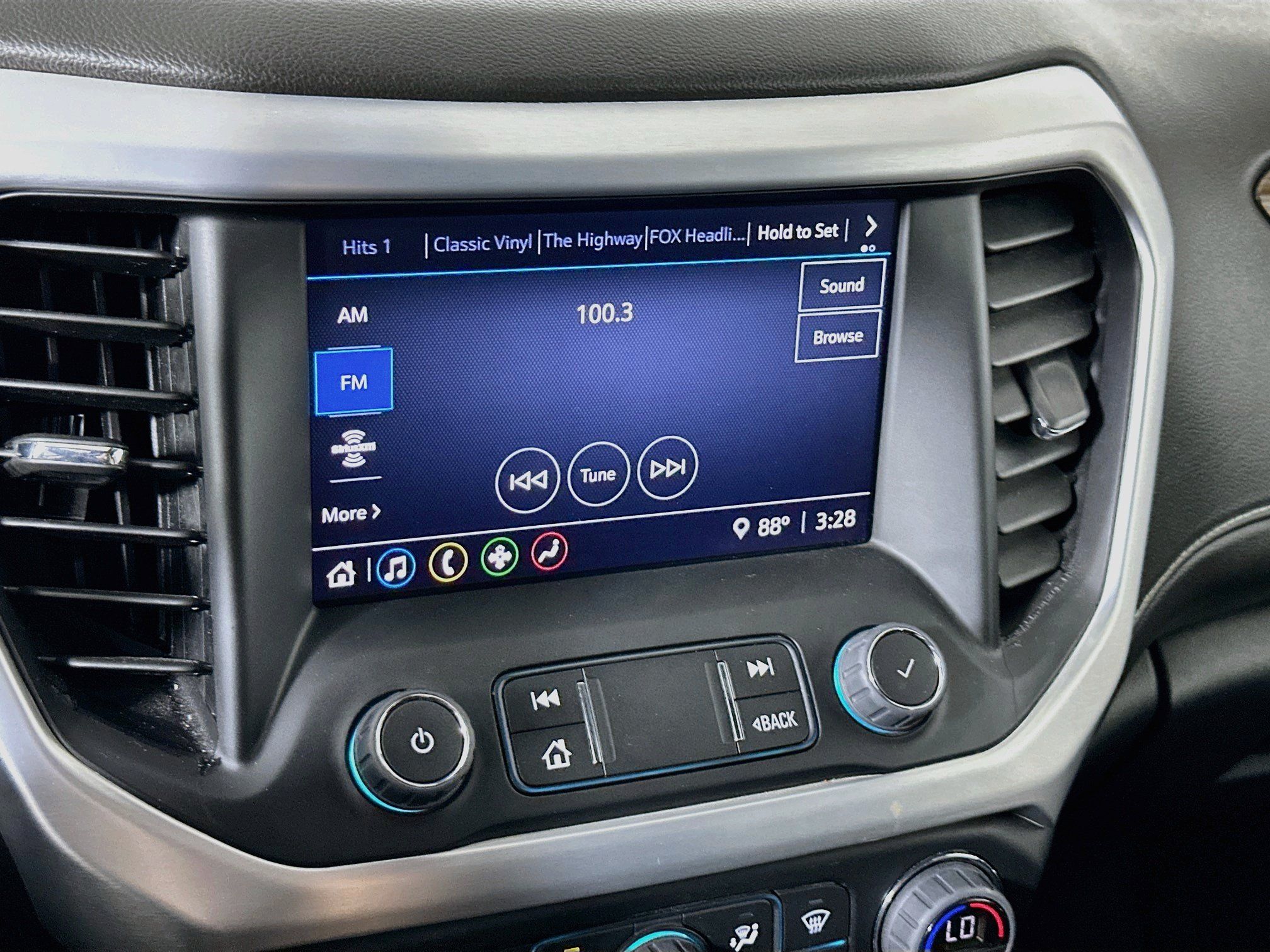 Used 2023 GMC Acadia SLE FWD image 19