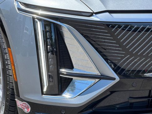 Certified 2024 Cadillac Lyriq Tech w/ Driver Assist Package AWD/4WD image 45