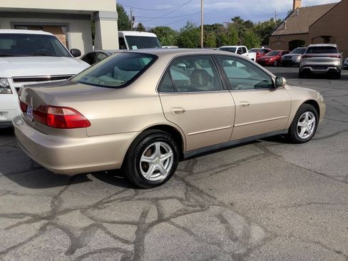 Used 2000 Honda Accord SE image 11