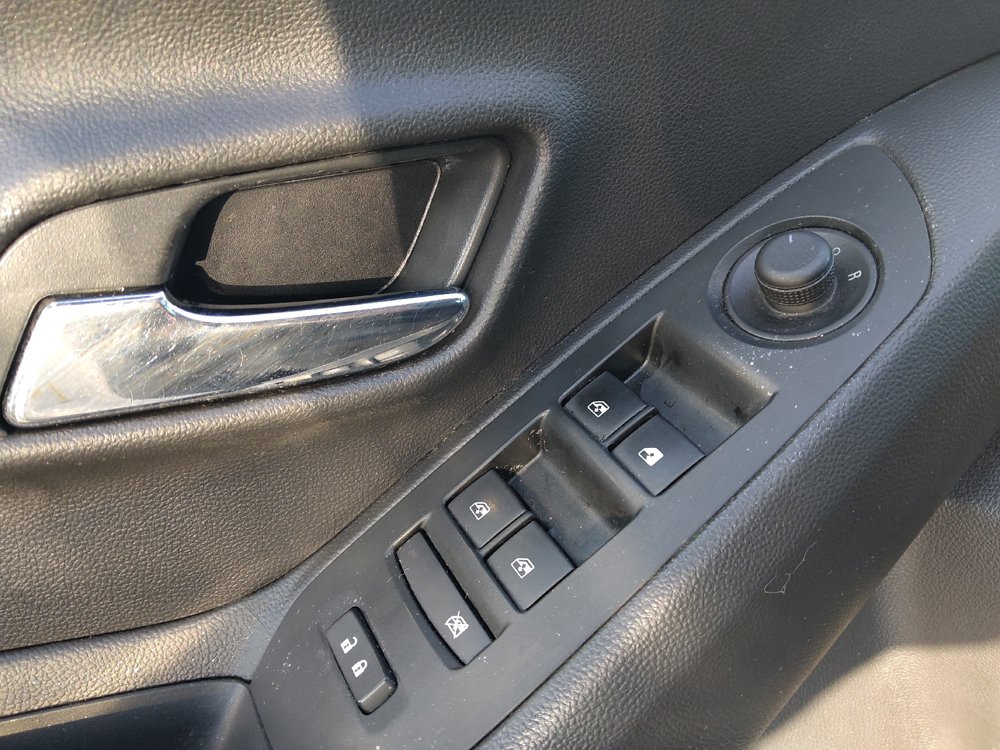 Used 2020 Chevrolet Trax LT w/ LT Convenience Package FWD image 27