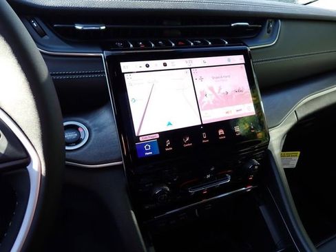 New 2025 Jeep Grand Cherokee Limited AWD/4WD image 18