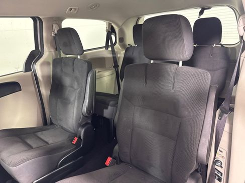 Used 2017 Dodge Grand Caravan SE w/ Power Window Group image 19