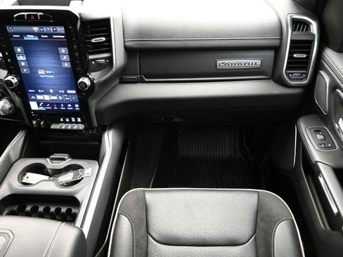 Used 2023 RAM 1500 Laramie AWD/4WD image 38