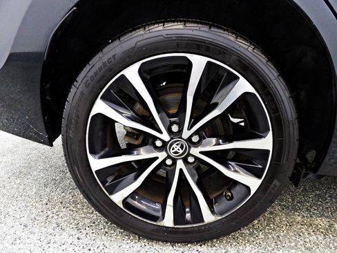 Used 2018 Toyota Corolla SE image 20