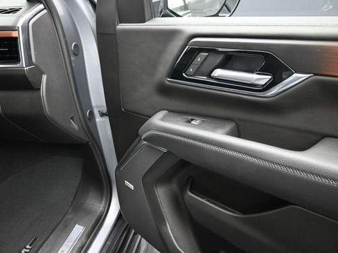 Used 2025 GMC Yukon XL Denali AWD/4WD image 20