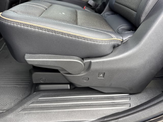 New 2026 Chevrolet Traverse High Country w/ LPO, Floor Liner Package FWD image 14