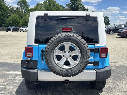 Used 2017 Jeep Wrangler Unlimited Sahara w/ Quick Order Package 24E Chief AWD/4WD image 4