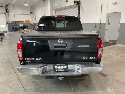 Used 2019 Nissan Frontier SV image 5