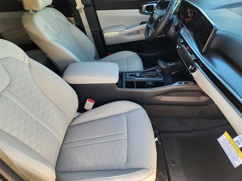 New 2026 Kia Sorento S image 10