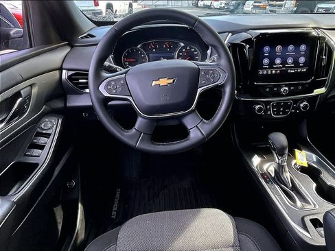 Used 2023 Chevrolet Traverse LT AWD/4WD image 17