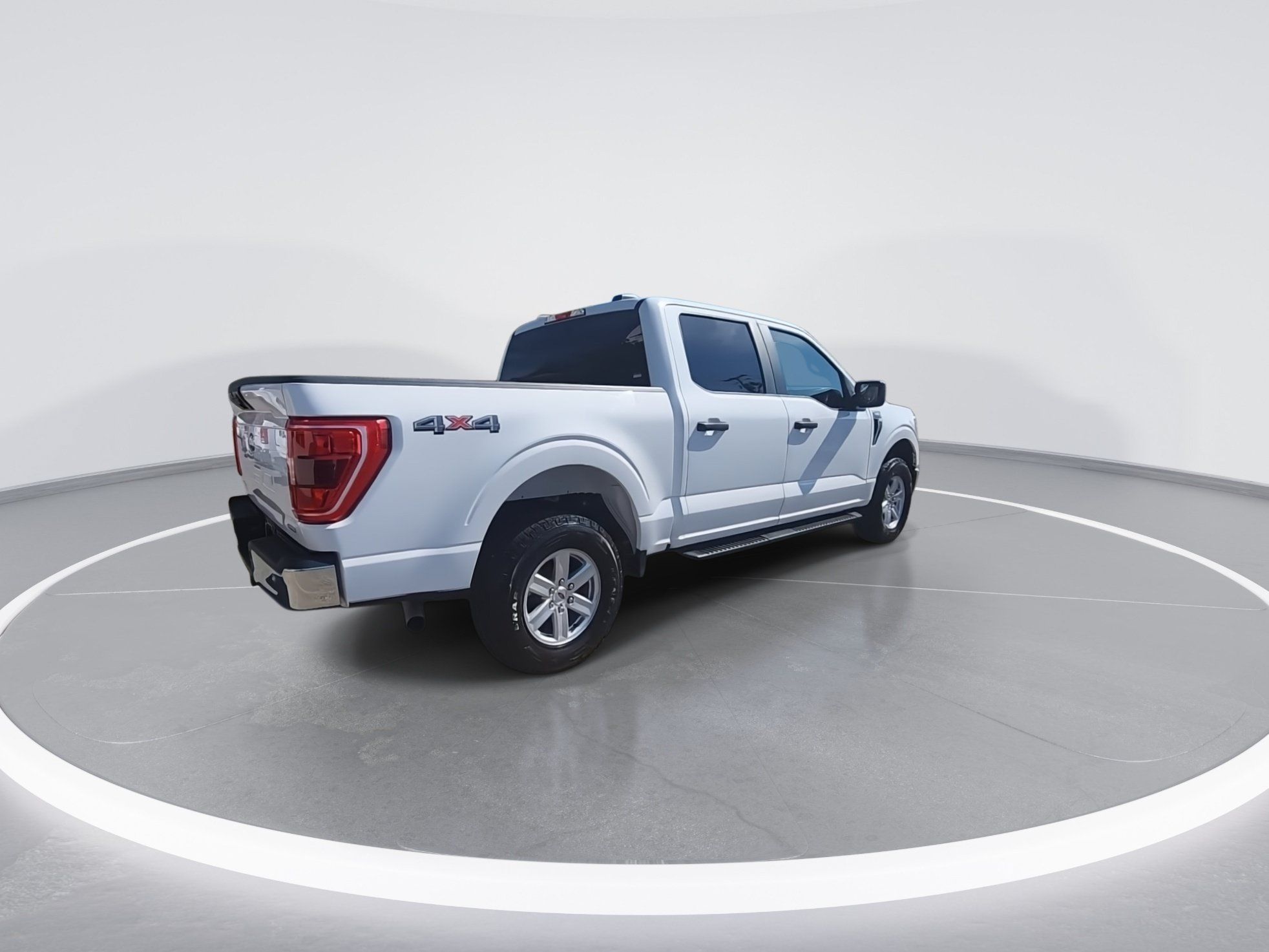 Used 2022 Ford F150 XLT w/ Trailer Tow Package AWD/4WD image 8