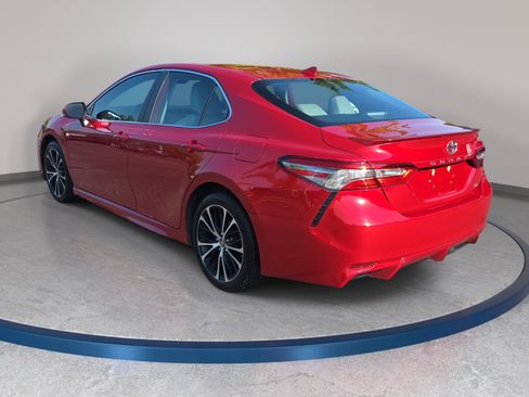 Used 2019 Toyota Camry SE FWD image 7