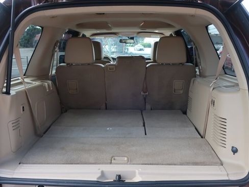 Used 2012 Ford Expedition XLT image 36