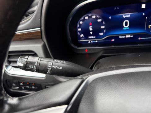 Used 2023 Chevrolet Suburban Premier image 36