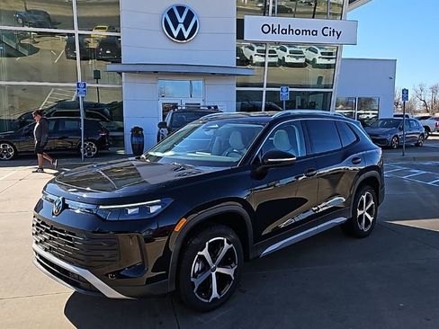 New 2026 Volkswagen Tiguan SE image 1