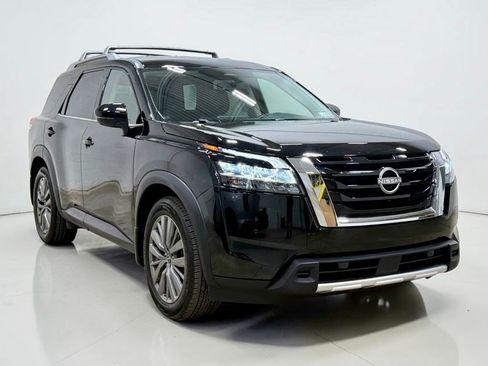 Used 2023 Nissan Pathfinder SL w/ SL Premium Package AWD/4WD image 10