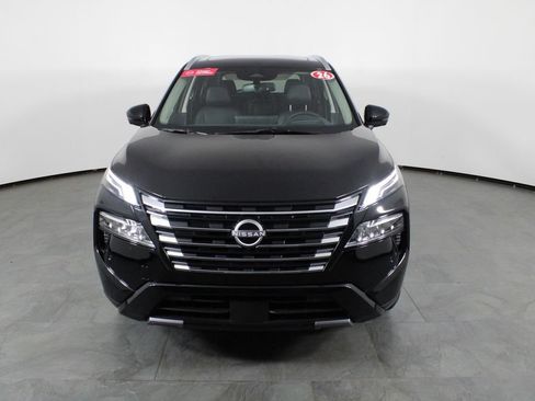 Certified 2026 Nissan Rogue Platinum w/ Platinum Premium Package AWD/4WD image 13